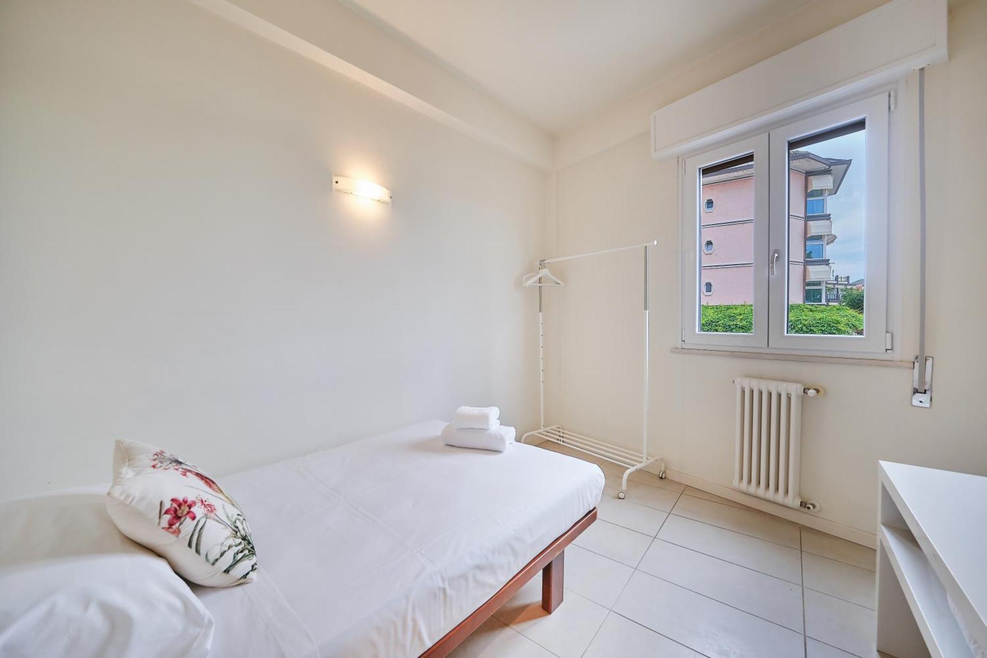 Front Lake Apartment Bardolino Ngoại thất bức ảnh